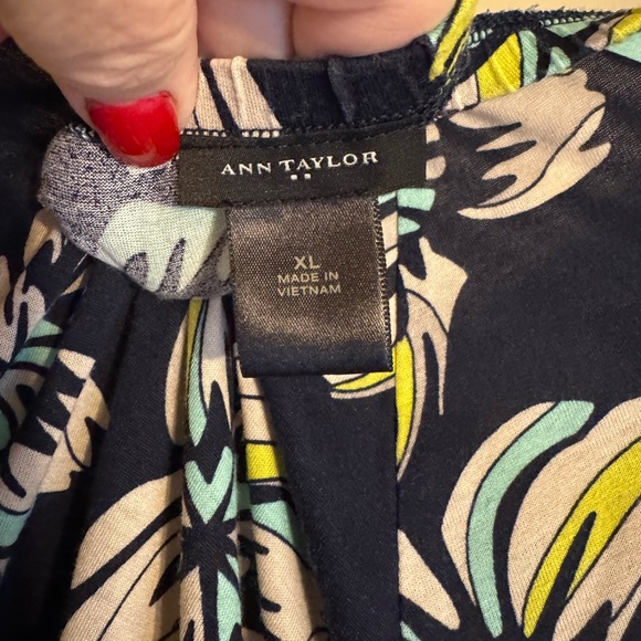 Ann Taylor Navy Floral Print Spring/Summer Top XLARGE      #4 - Picture 8 of 8